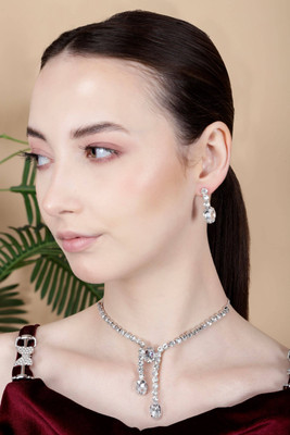 Gauri FashionHub Alloy White Jewellery Set(Pack of 1)