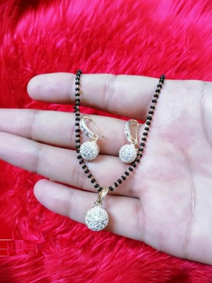 Bhagya Lakshmi Alloy Gold-plated White Jewellery Set(Pack of 1)