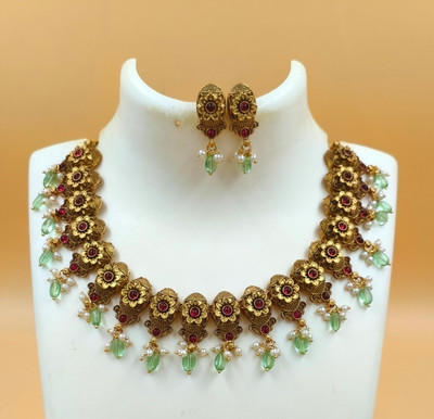 Shilpa Creation Alloy Gold-plated Beige Jewellery Set(Pack of 1)