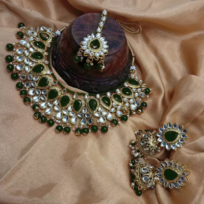 White pearl Alloy Gold-plated Green Jewellery Set(Pack of 1)