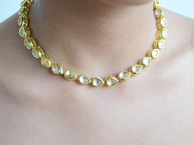 V.V. Sons Alloy Gold-plated Gold Jewellery Set(Pack of 1)