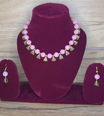 Lalimaa Alloy Gold-plated Pink Jewellery Set(Pack of 1)
