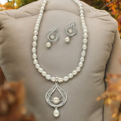 Sri Jagdamba Pearls Alloy Gold-plated White Jewellery Set(Pack of 2)