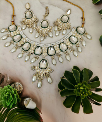 Yuzi Jewells Alloy Gold-plated White Jewellery Set(Pack of 4)