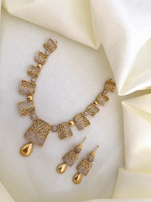 Gigev Brass Gold-plated Gold Jewellery Set(Pack of 1)