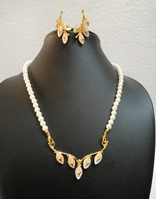 Purabi Shell Gold-plated Gold Jewellery Set(Pack of 1)
