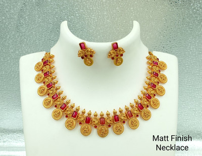 Shilpa Creation Alloy Gold-plated Ruby Red Jewellery Set(Pack of 1)