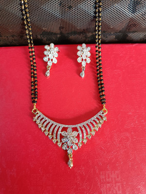 REVERSEA Alloy Gold-plated White Jewellery Set(Pack of 1)
