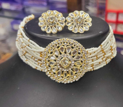 Gargish Fashion Brass Gold-plated White Jewellery Set(Pack of 1)