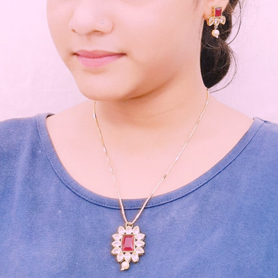 Aroras Bridal & Fashion Jewellery Brass Gold-plated Maroon Jewellery Set(Pack of 1)