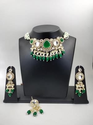 Divisha Alloy Gold-plated Green Jewellery Set(Pack of 1)