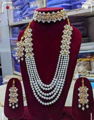 Ronak Fashion Alloy Gold-plated White Jewellery Set(Pack of 1)