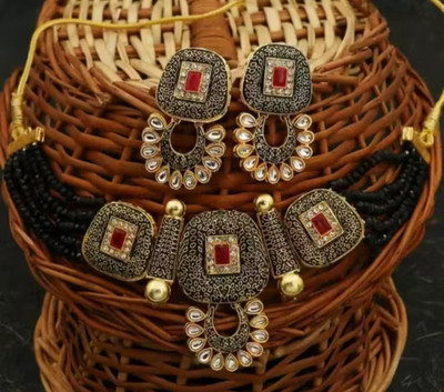 SatnamCreation Alloy Gold-plated Black Jewellery Set(Pack of 1)