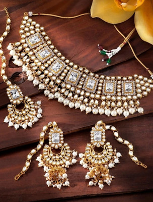 Elegance Alloy Gold-plated White Jewellery Set(Pack of 1)
