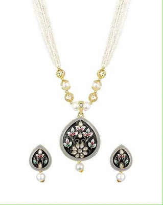 Twinkle Trend Alloy Gold-plated Black Jewellery Set(Pack of 1)