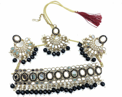 Ruhi Alloy Black Jewellery Set(Pack of 1)