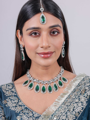 VATSALYA creation Alloy Gold-plated Green Jewellery Set(Pack of 1)
