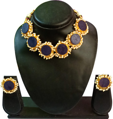 Trendchicks Brass Brass Black Jewellery Set(Pack of 1)