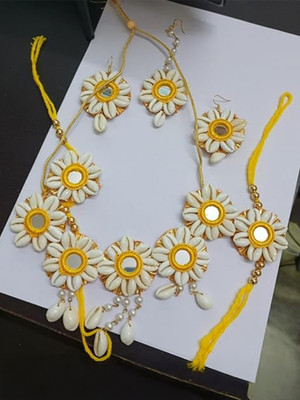 NAVMAV Shell Yellow, White Jewellery Set(Pack of 1)