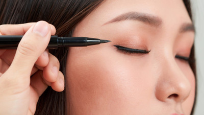 FELICECHIARA Ultra Shine Finish Jet Black Bold Felt Tip Eyeliner 1.2 ml 5 g(Jet BLACK)