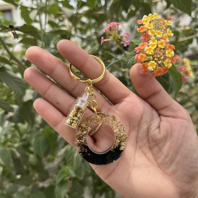 UniQ Creation Black and Gold Resin Alphabet Initial Letter Keychain (O) Key Chain