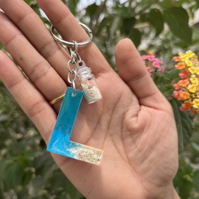 UniQ Creation Ocean Desin Resin Alphabet Keychain L Key Chain
