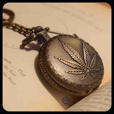 gtrp Keychain-Leaf Premium Pocket Watch Metal Retro Key Chain