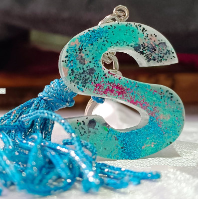 SK Gallery Arts Letter S Keychain Sequin Resin Tassel Key Ring Gift Key Chain
