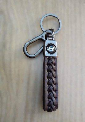 SHRI JI CrissCross Patti Hyundai Keyring with hook Brown Key Chain