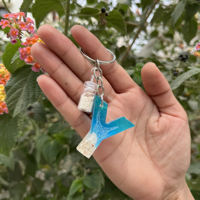 UniQ Creation Ocean Desin Resin Alphabet Keychain Y Key Chain