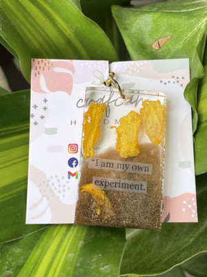 crafcan Resin keychain | Gift for your loved ones | Real dry flower petals | pack of 1 Key Chain