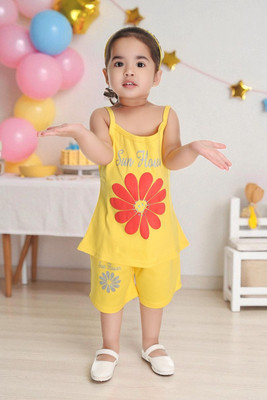 Smuktar garments Baby Girls Casual T-shirt Pant(YELLOW)