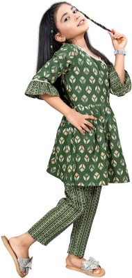 Keswi Fab Girls Festive & Party Kurta and Pyjama Set(Green Pack of 1)