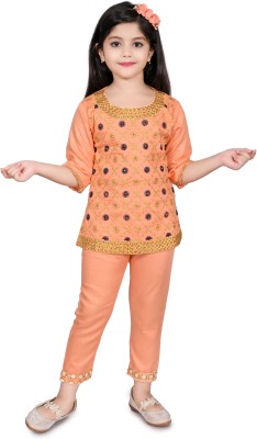 Fashion Time Girls Casual Kurta Pyjama(Orange)