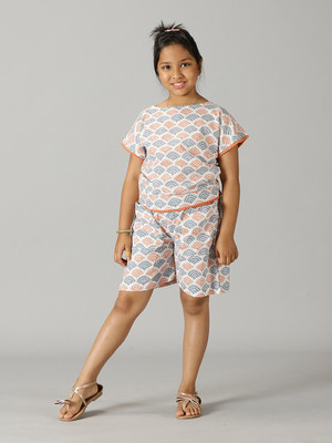 KiddoPanti Girls Casual Top Shorts(Multicolour)