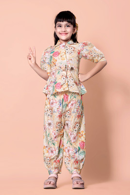 Vijatree Girls Casual Top Pant(Cream / Multi 3)