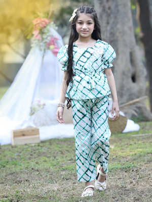 CUTIEKINS Girls Casual Top Trouser(White & Green)