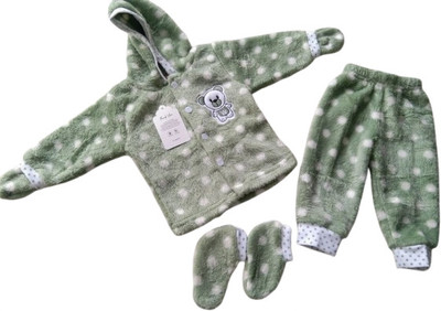 Fashiva Baby Boys & Baby Girls Casual Sweatshirt Pyjama, Socks(green)