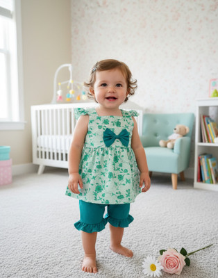 Elite attire Baby Girls Casual Top Shorts(Green)