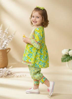 Oligne Baby Girls Casual Top Pyjama(Flowers)