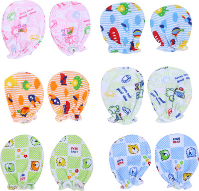 mom's darling Kids Mitten deal from flipkart
