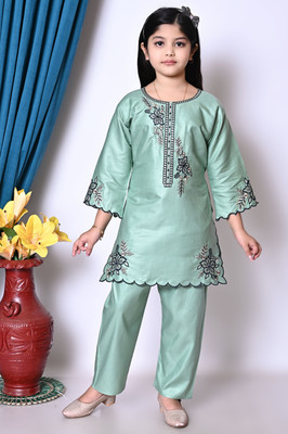 Jbegam Girls Casual Kurta and Pyjama Set(Green Pack of 1)