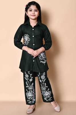 HURIYAT AKHTIARIK Baby Girls Festive & Party Kurta and Pyjama Set(Green Pack of 1)