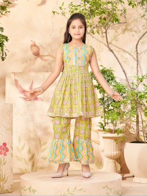 Aarika Girls Festive & Party Salwar and Kurta Set(Green Pack of 1)