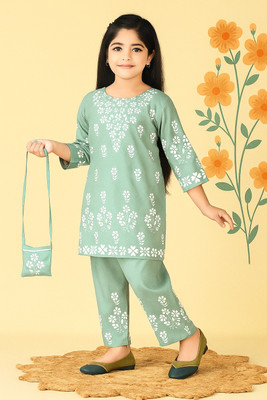 hallokidzz Girls Festive & Party, Formal, Casual, Wedding Kurta and Pyjama Set(Green Pack of 1)