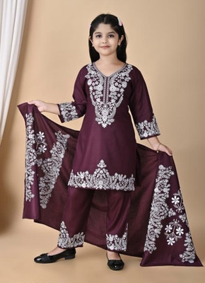 chand dresses and grown Girls Festive & Party Kurta, Pyjama & Dupatta Set(Maroon Pack of 1)