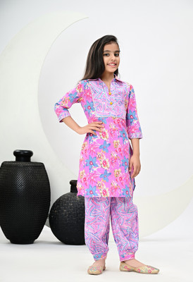 KRISHJAA Girls Festive & Party Kurta and Pyjama Set(Pink Pack of 1)