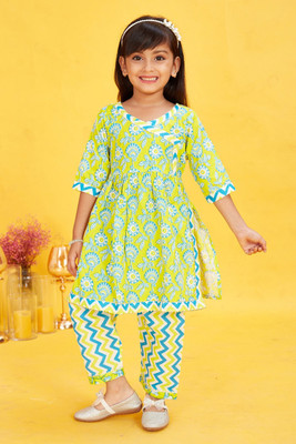Pari Fusion Girls Casual Kurta and Pyjama Set(Yellow Pack of 1)