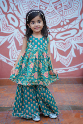 MIMI CLOTHINGS Girls Festive & Party Kurta and Sharara Set(Green Pack of 1)