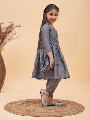 VASTRAMAY Boys Casual Kurta and Pyjama Set(Grey Pack of 1)